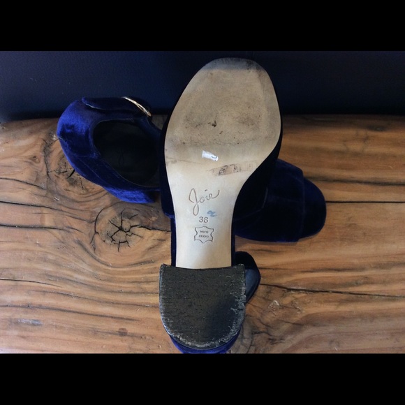 Heels - Picture 3 of 3